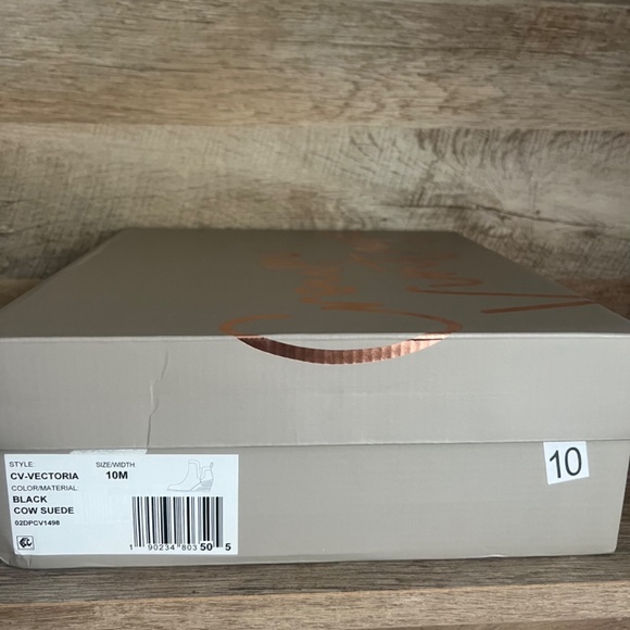 NWT Crown Vintage Wedge Bootie Size 10 - Picture 8 of 8